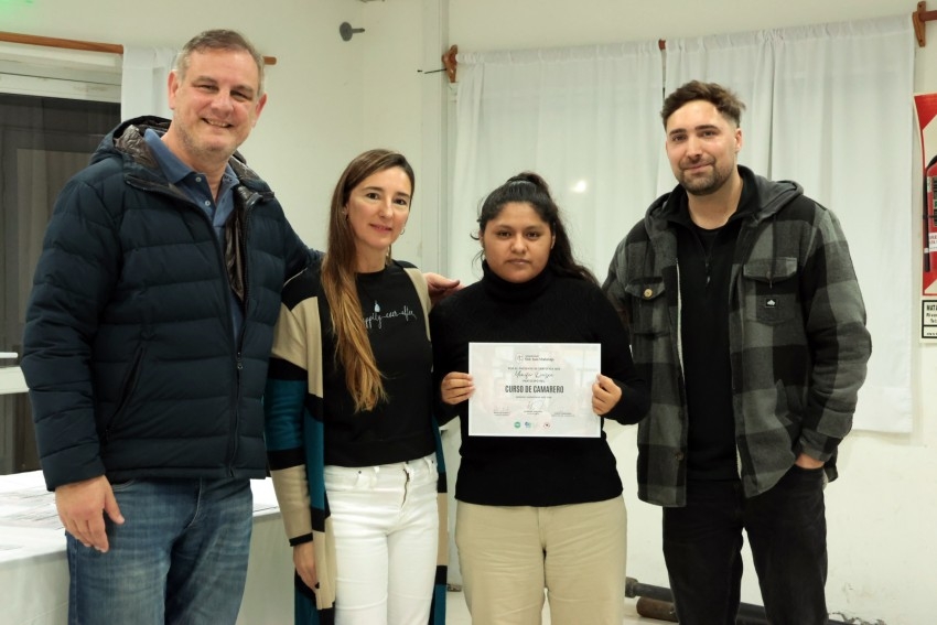 Se realiz� la entrega de certificados a los 50 egresados del curso de 