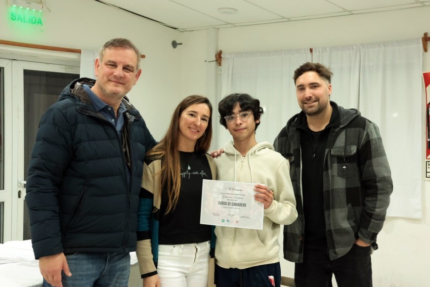 Se realiz� la entrega de certificados a los 50 egresados del curso de 