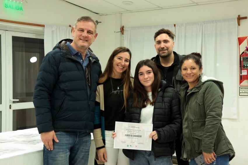 Se realiz� la entrega de certificados a los 50 egresados del curso de 
