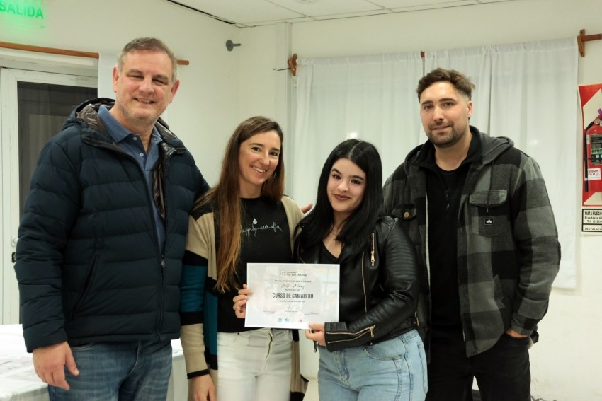 Se realiz� la entrega de certificados a los 50 egresados del curso de 
