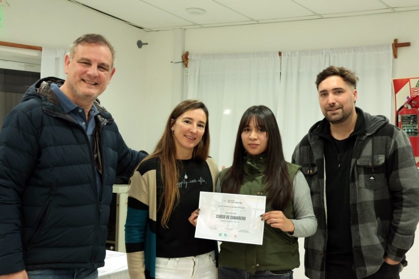 Se realiz� la entrega de certificados a los 50 egresados del curso de 