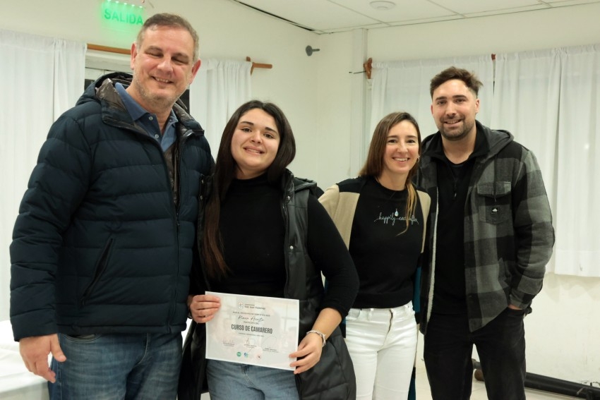 Se realiz� la entrega de certificados a los 50 egresados del curso de 