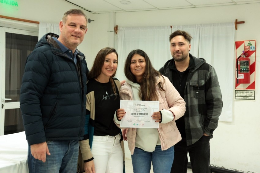 Se realiz� la entrega de certificados a los 50 egresados del curso de 