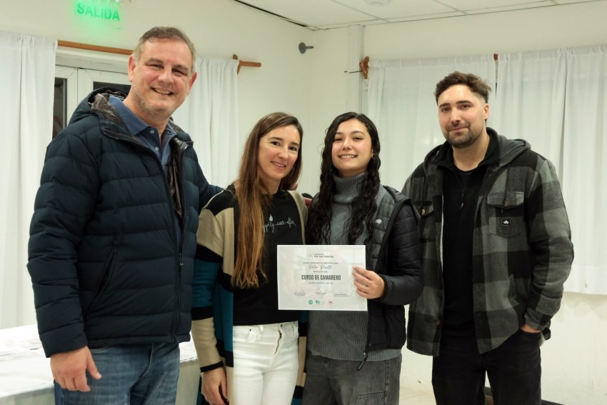 Se realiz� la entrega de certificados a los 50 egresados del curso de 