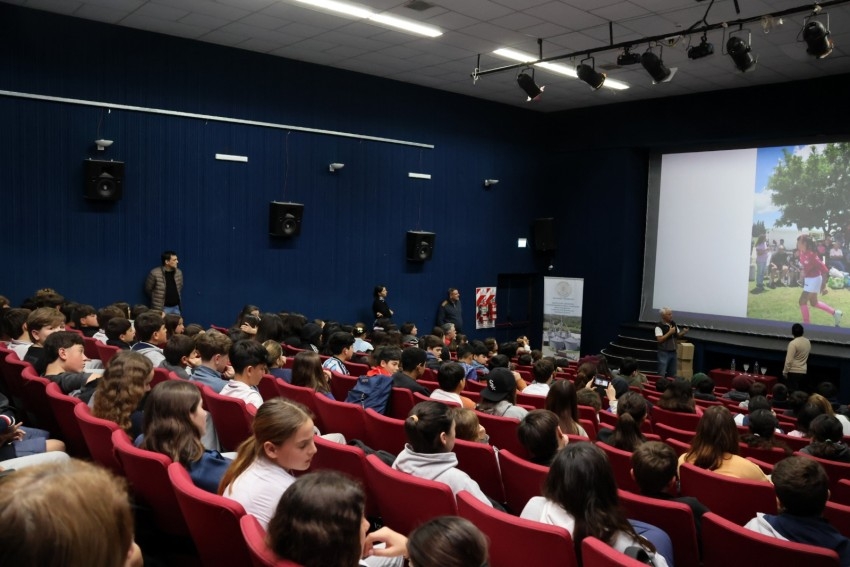 LLEGAR A TIEMPO. UNA ESCUELA, UNA OPORTUNIDAD