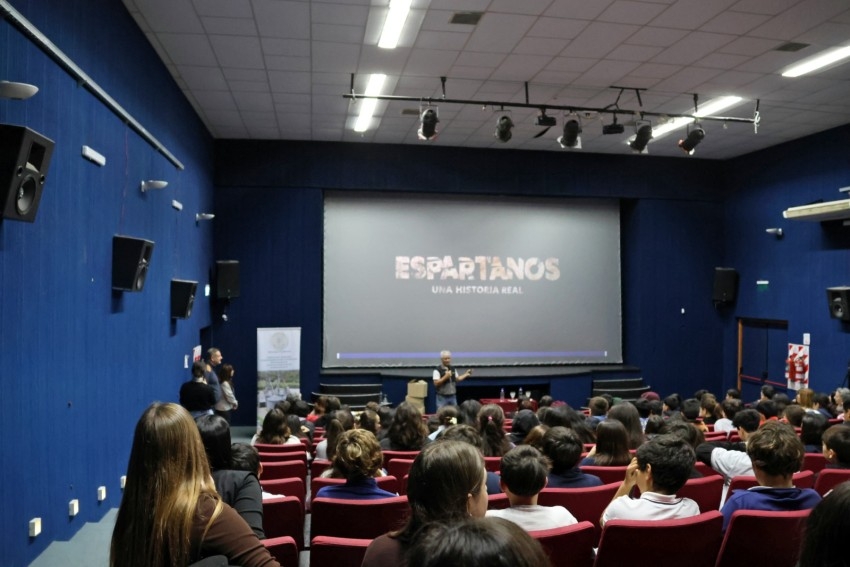 LLEGAR A TIEMPO. UNA ESCUELA, UNA OPORTUNIDAD