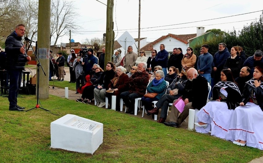 A 100 a�os de su nacimiento, General Madariaga homenaje� a Lucio Eber 