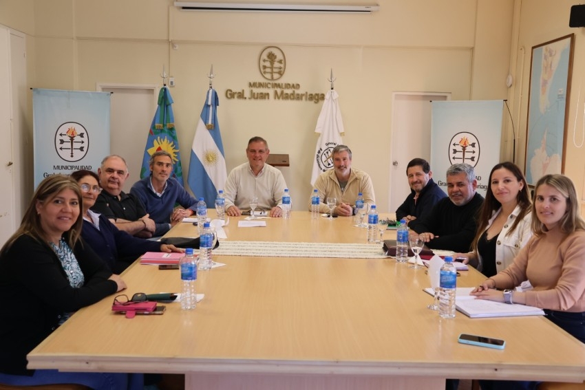 Paritarias municipales: aumento en octubre, canasta navide�a, asueto p