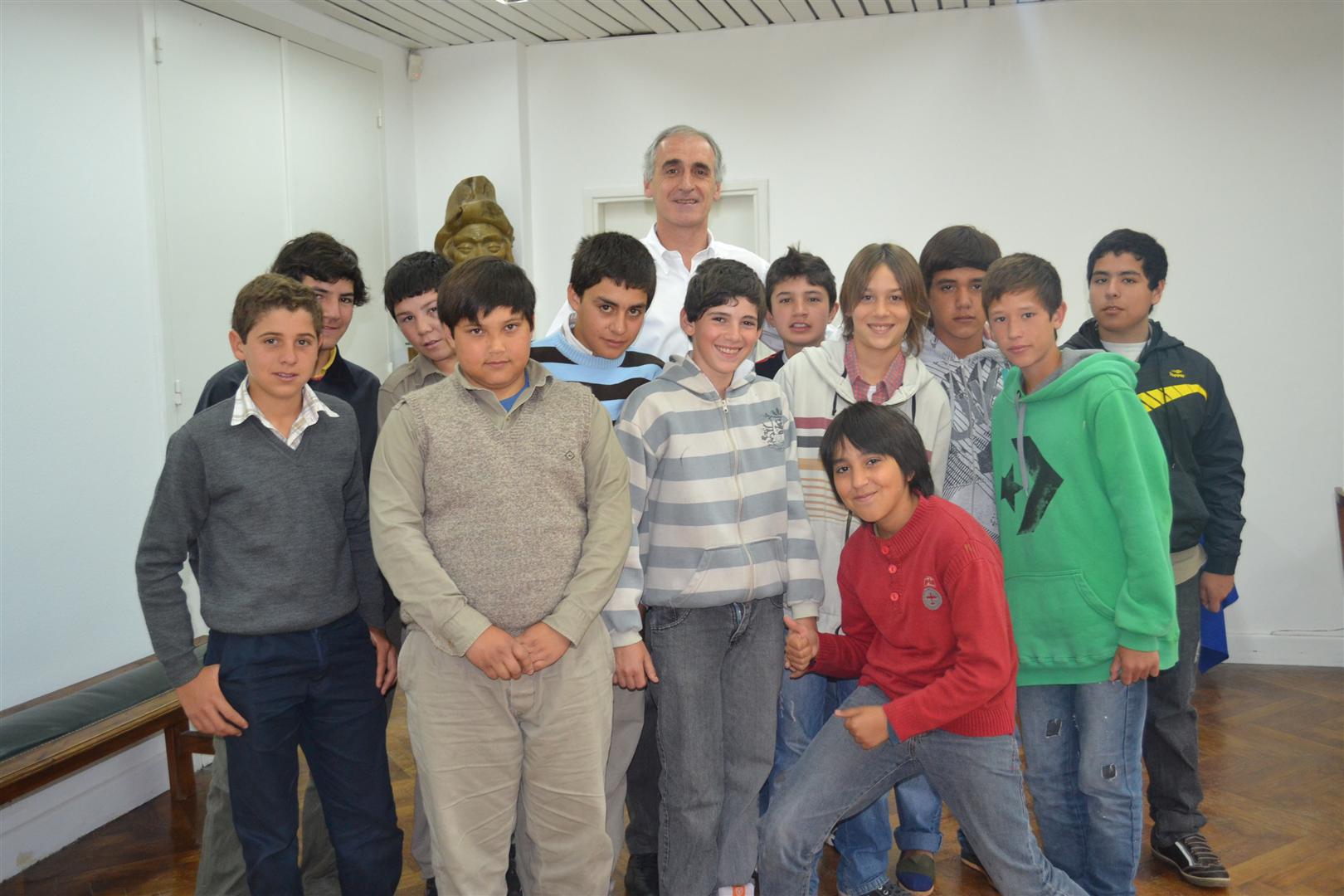 Popovich dialog con alumnos de la Escuela Agraria