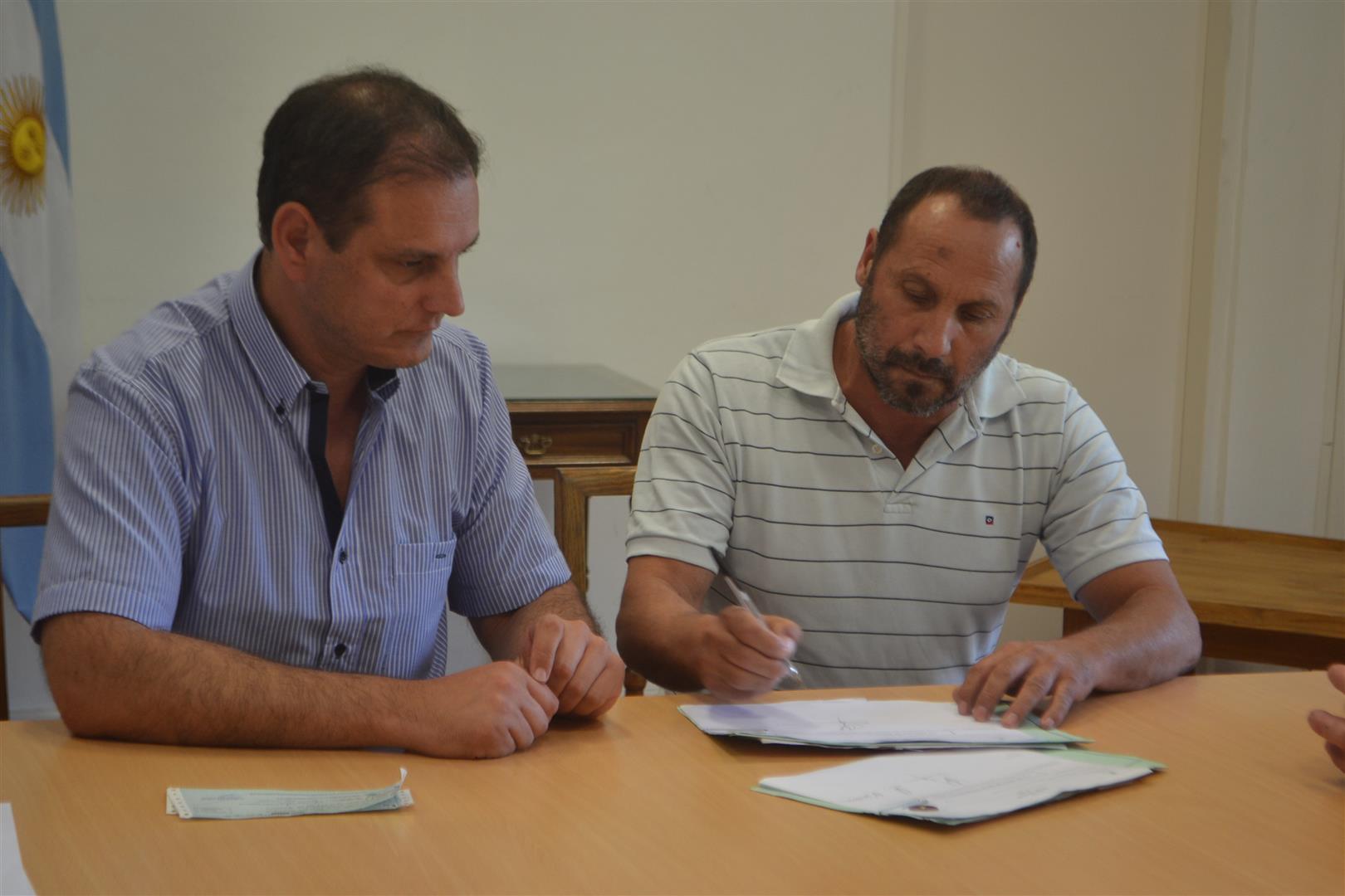 Entrega de aportes a Bomberos