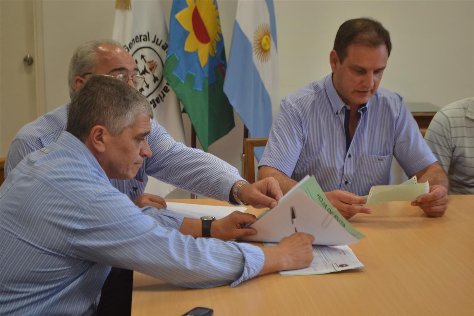 Entrega de aportes a Bomberos