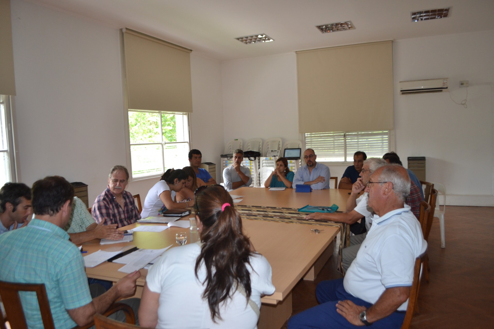 Santoro se reuni con los adjudicatarios de las viviendas que fueron e