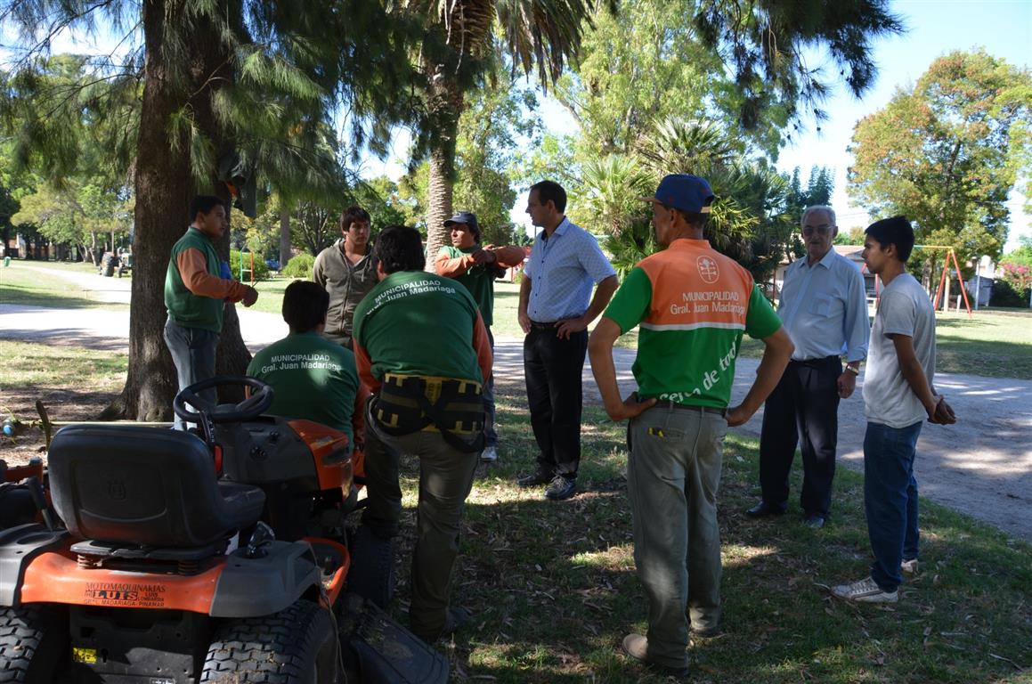 El intendente visit a los empleados durante la jornada laboral