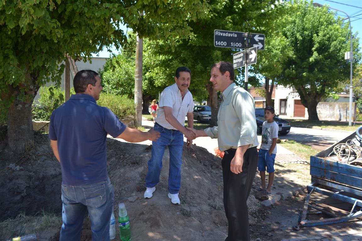 Trabajos para dar mayor presin de agua en el barrio Belgrano