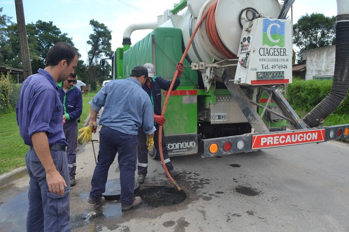 ABSA destap� ca�er�as en el Barrio Belgrano