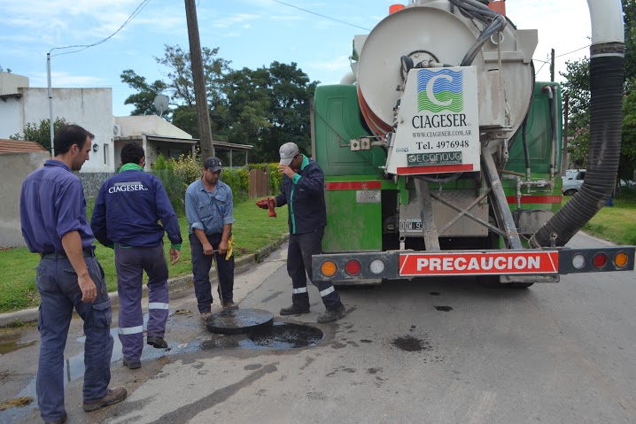 ABSA destap� ca�er�as en el Barrio Belgrano