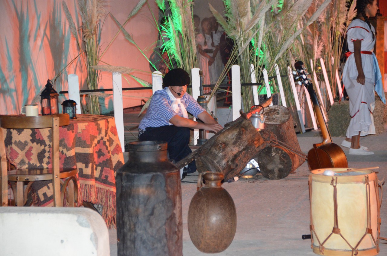 Huesito Carac se present en el anfiteatro