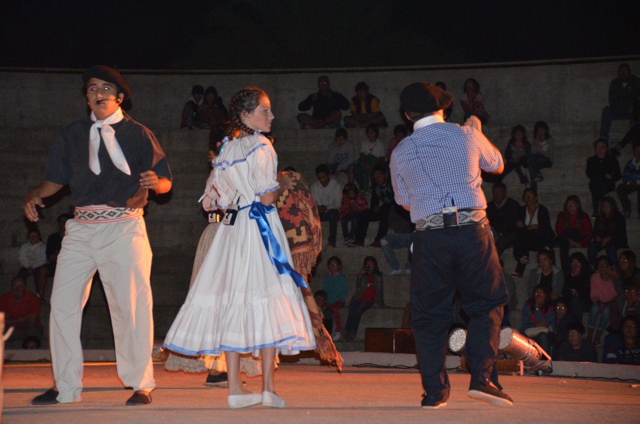 Huesito Carac se present en el anfiteatro