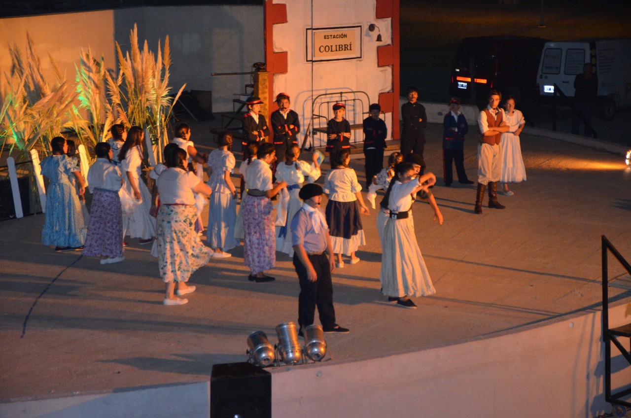 Huesito Carac se present en el anfiteatro