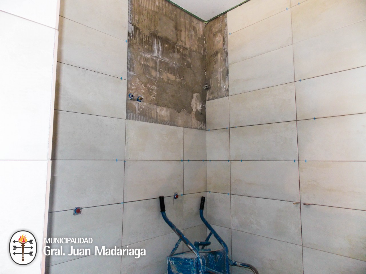 Avanzan las obras de mejora de los ba�os de la terminal