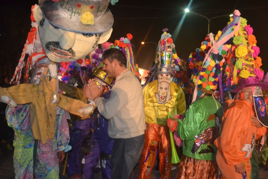 Multitudinario cierre de los carnavales 2016