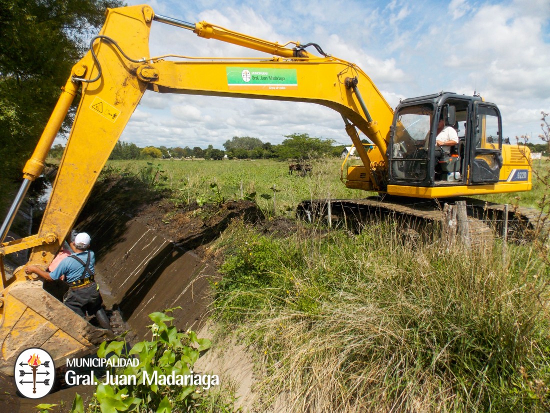 Limpieza de canales a cielo abierto
