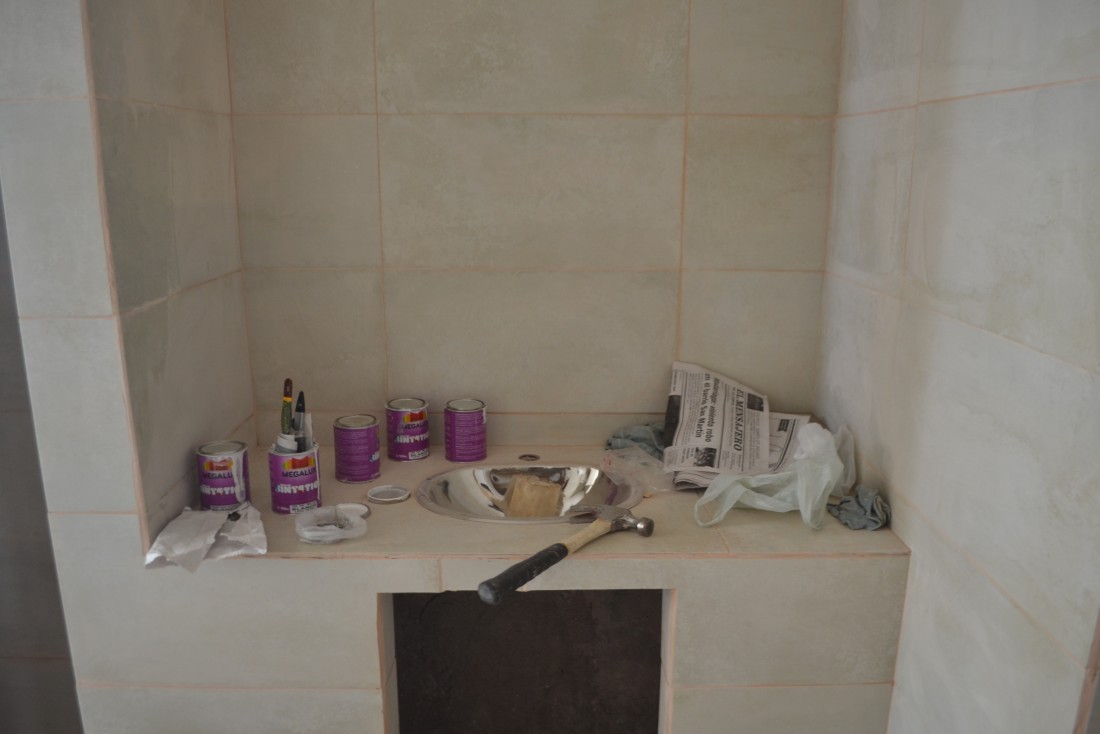 Avanzan las obras de los ba�os de la terminal y las 33 viviendas