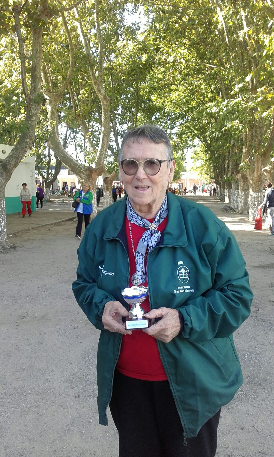 Premio para una madariaguense en el encuentro de abuelos en Ranchos