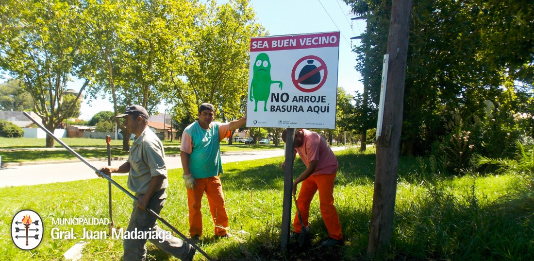 “Sea buen vecino, no arroje basura aquí”
