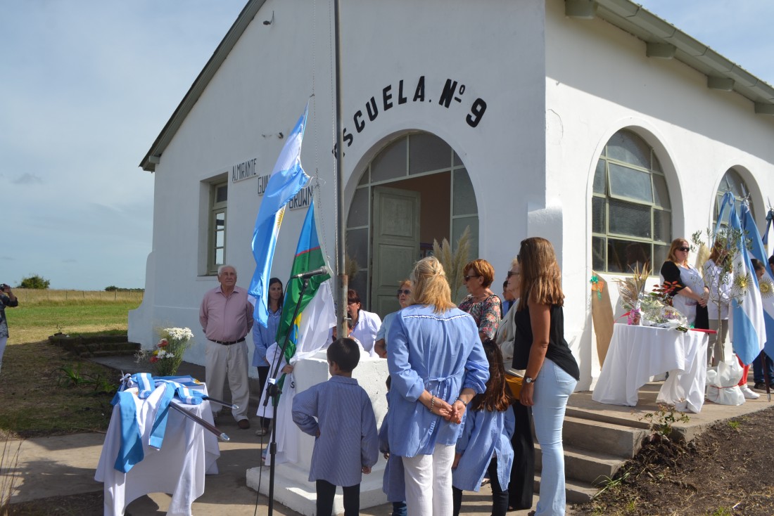 Reabri la escuela de To Domingo