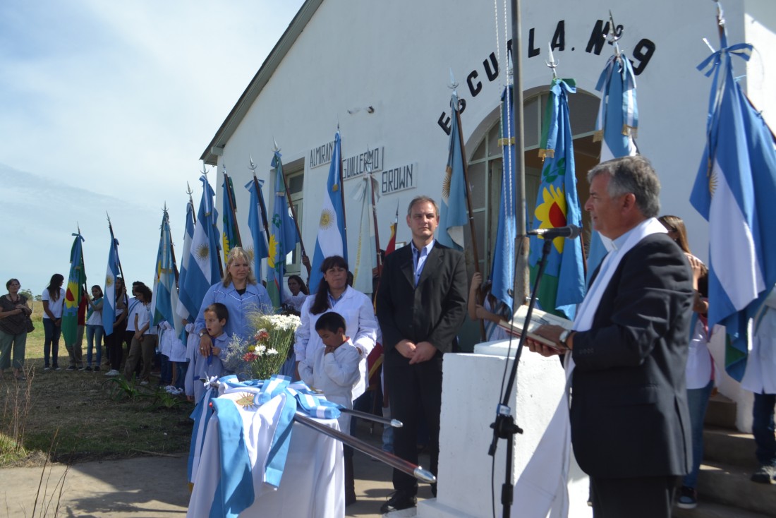 Reabri la escuela de To Domingo