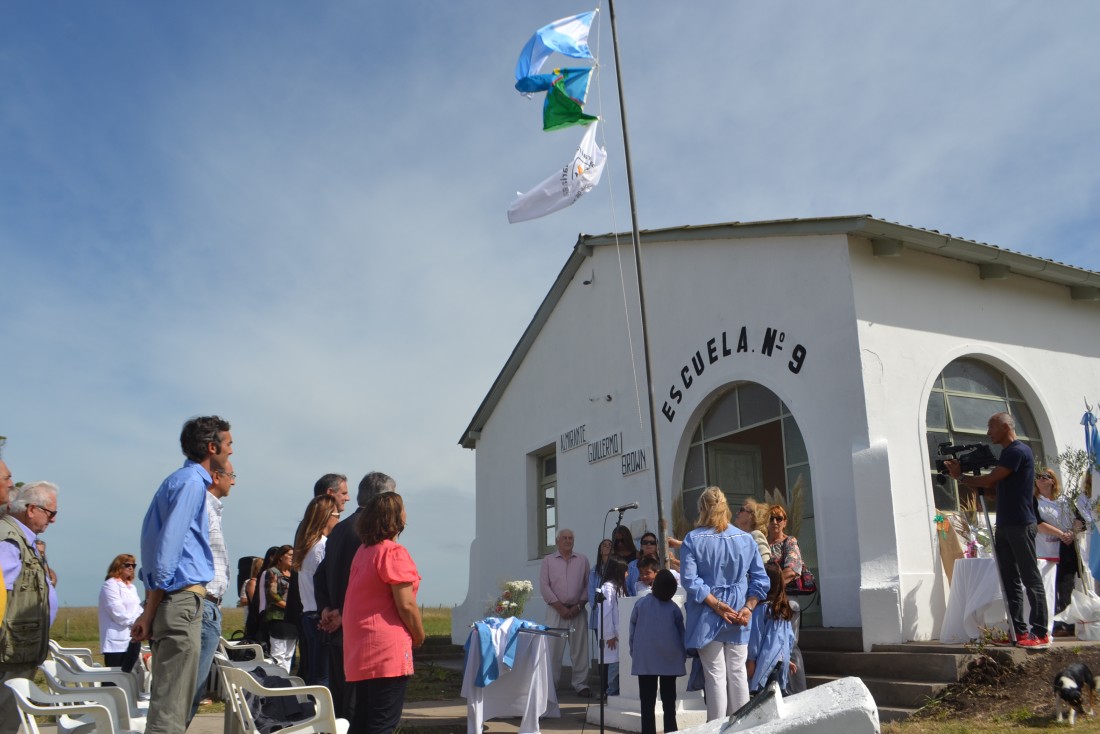 Reabri la escuela de To Domingo