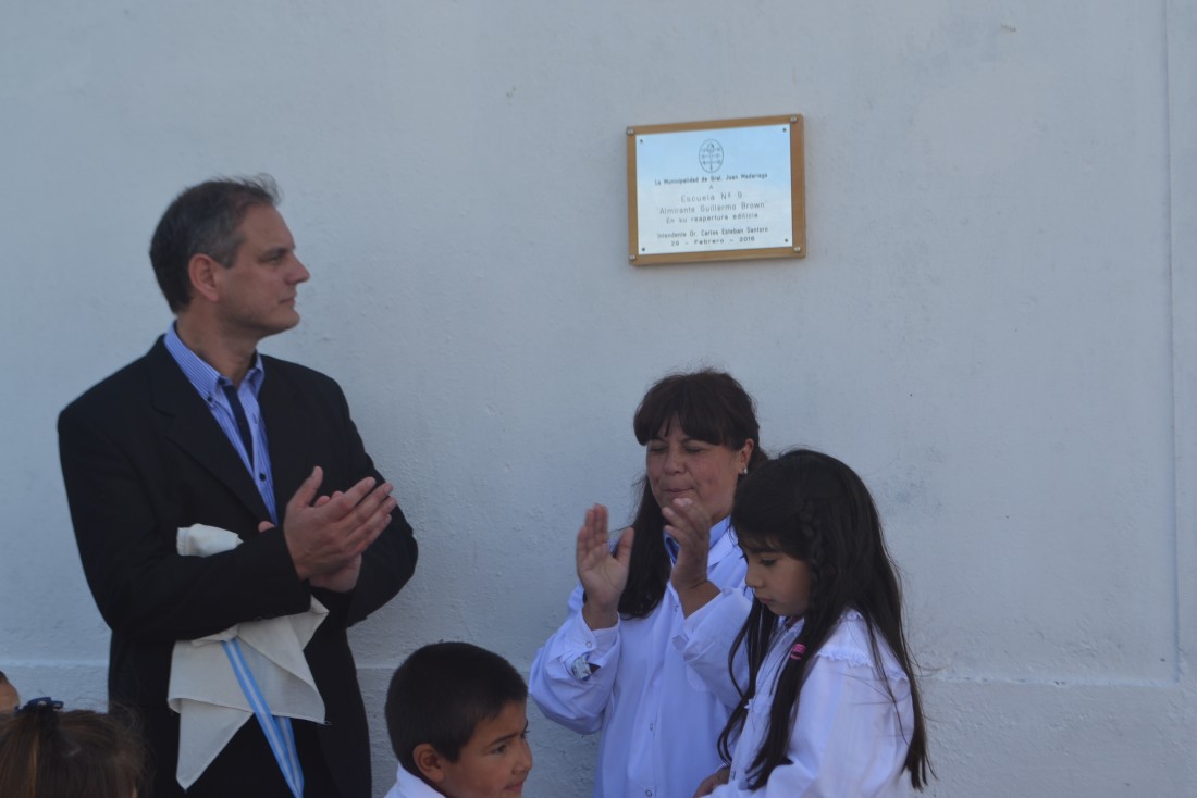 Reabri la escuela de To Domingo