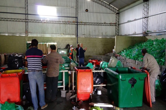 Empresa privada se suma al compromiso de Madariaga de reciclar