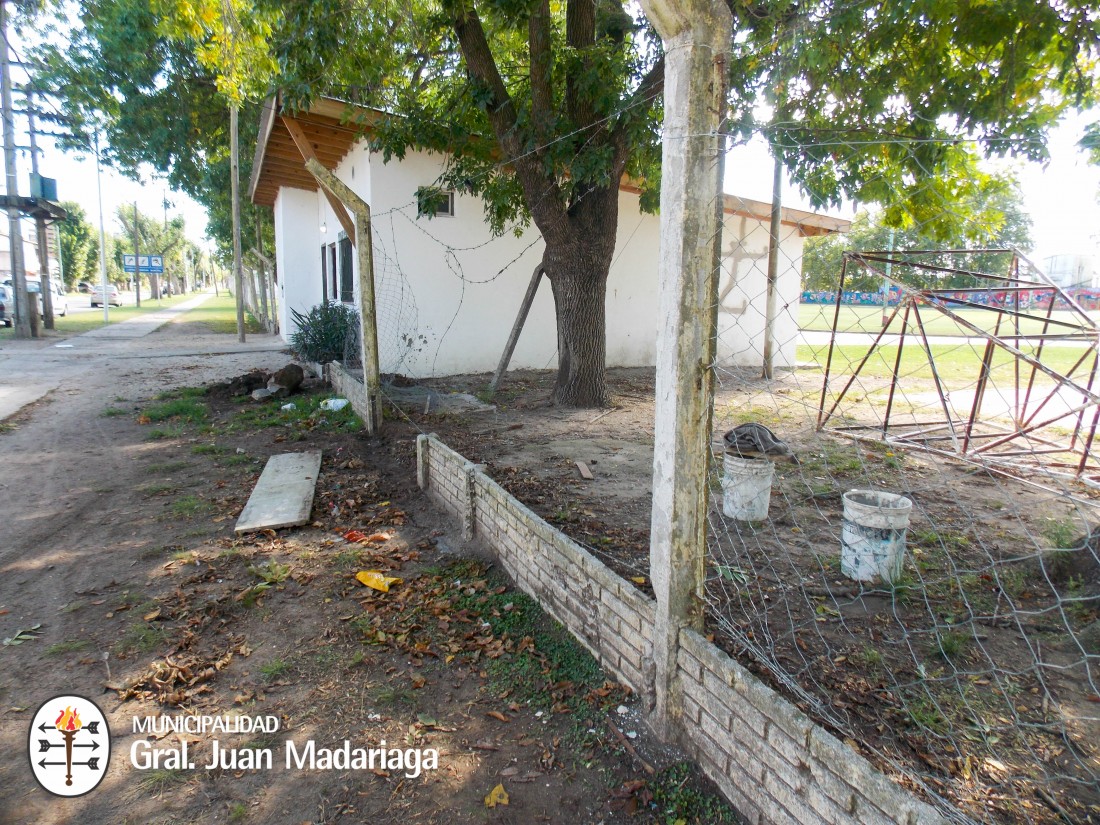Trabajos de mantenimiento en el Polideportivo
