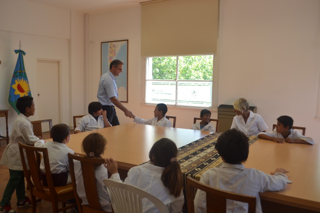 Alumnos de la Escuela N� 20 de visita en el municipio