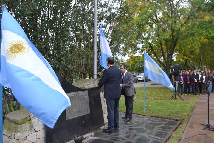 Homenaje a los hroes de Malvinas