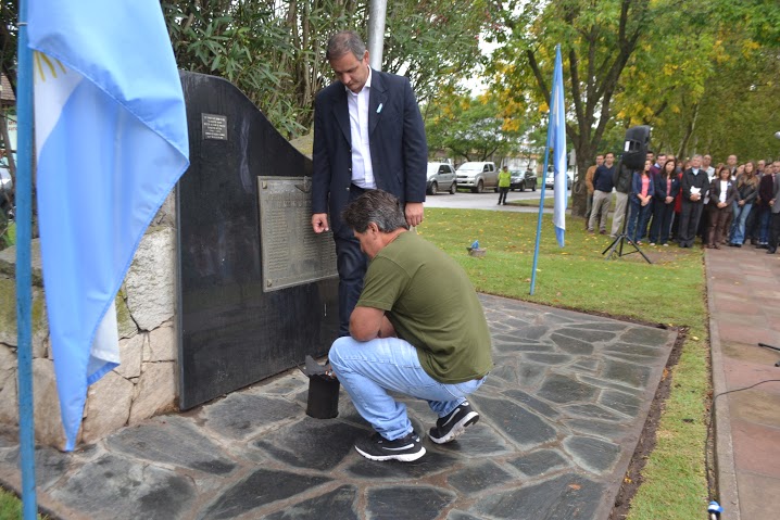 Homenaje a los hroes de Malvinas