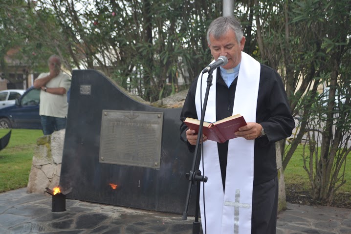 Homenaje a los hroes de Malvinas