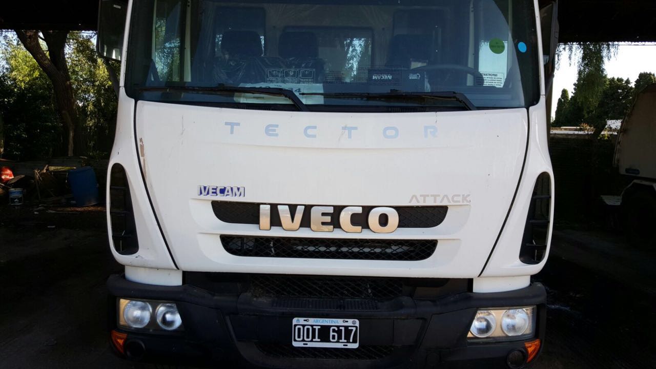 Vista frontal del camin iveco - Anibal Fernndez