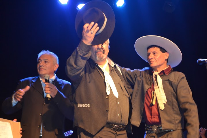 Sorpresas en la presentaci�n del disco de Luis Monserrat