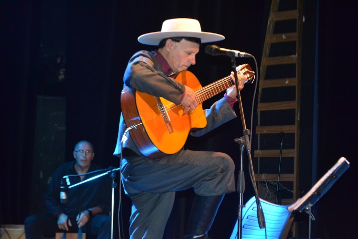 Sorpresas en la presentaci�n del disco de Luis Monserrat