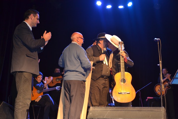 Sorpresas en la presentaci�n del disco de Luis Monserrat