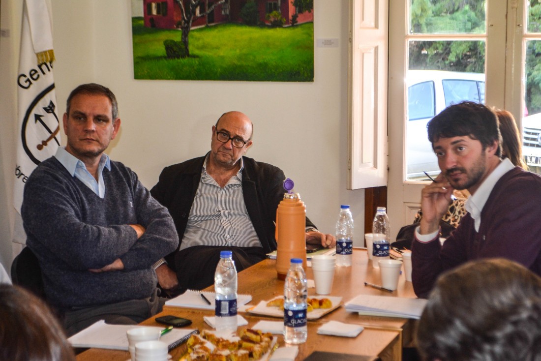 Intendentes estudian el armado de un consorcio para controlar la dispo