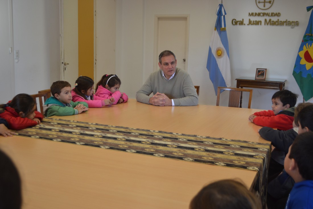 Alumnos del Jardn 903 se reunieron con el intendente
