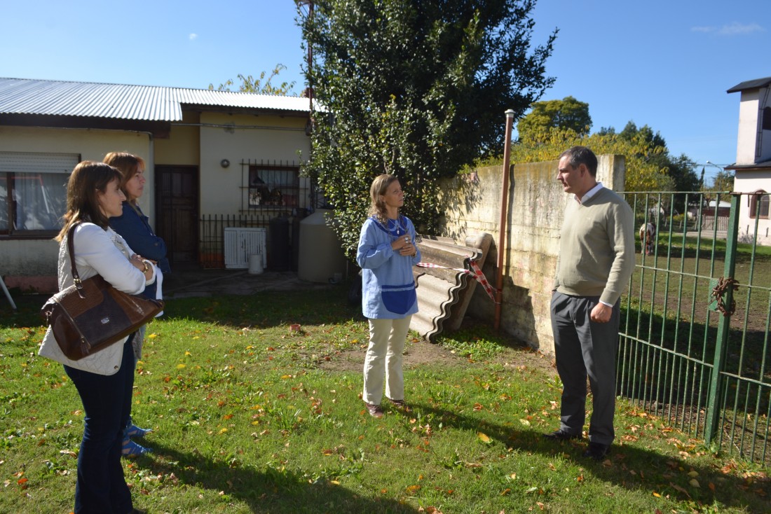 Santoro se reuni con directivos y  representantes de la cooperadora d