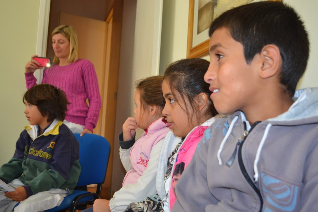 El intendente recibi visitashoy: chicos de la escuela 20