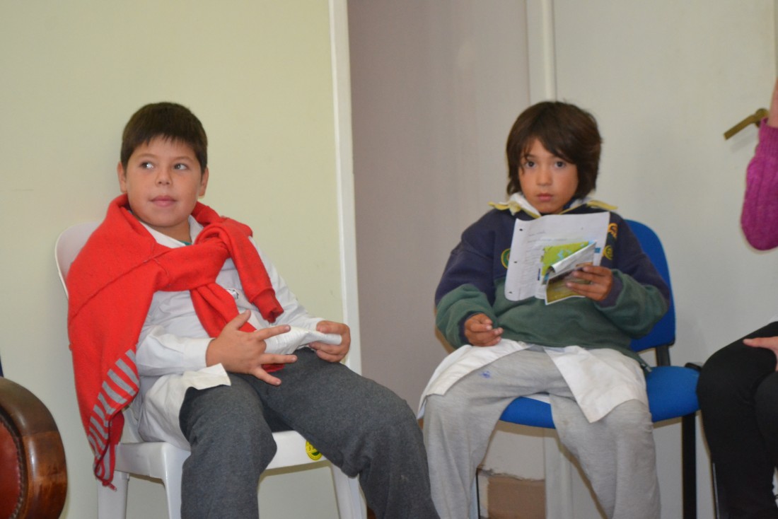 El intendente recibi visitashoy: chicos de la escuela 20