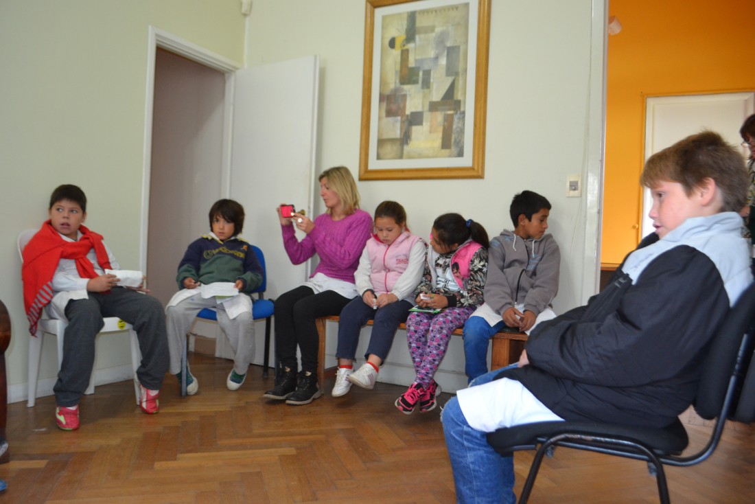 El intendente recibi visitashoy: chicos de la escuela 20