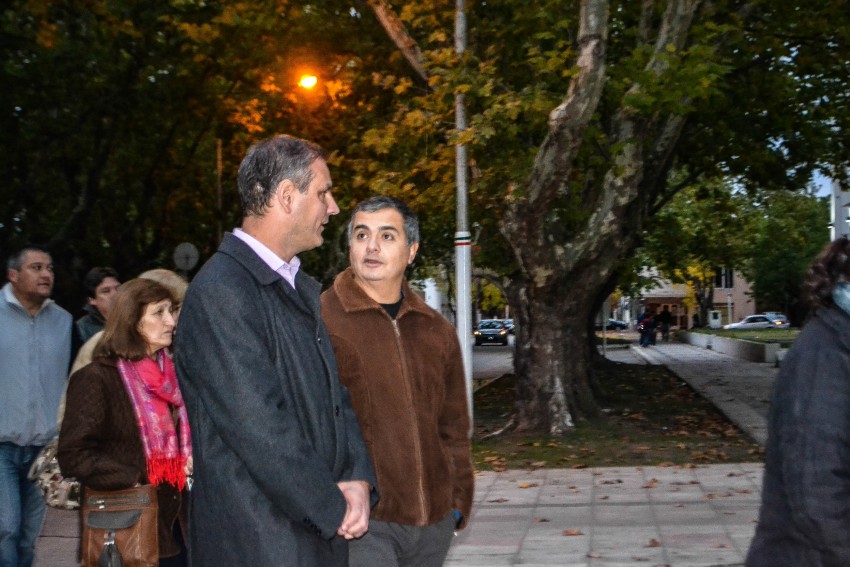 Esteban Santoro y Miguel Vallo en la marcha por Jos� Azpirolea